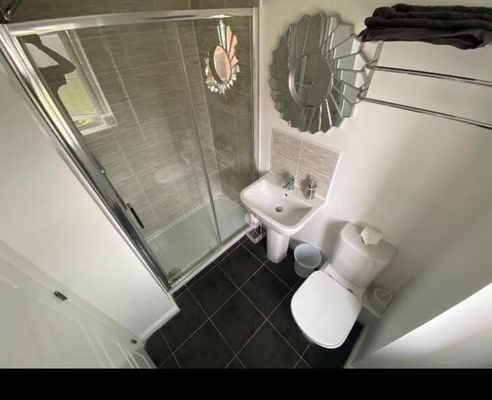 Beautiful 4 Bedroom Treasure Home Hemel Hempstead Exterior foto