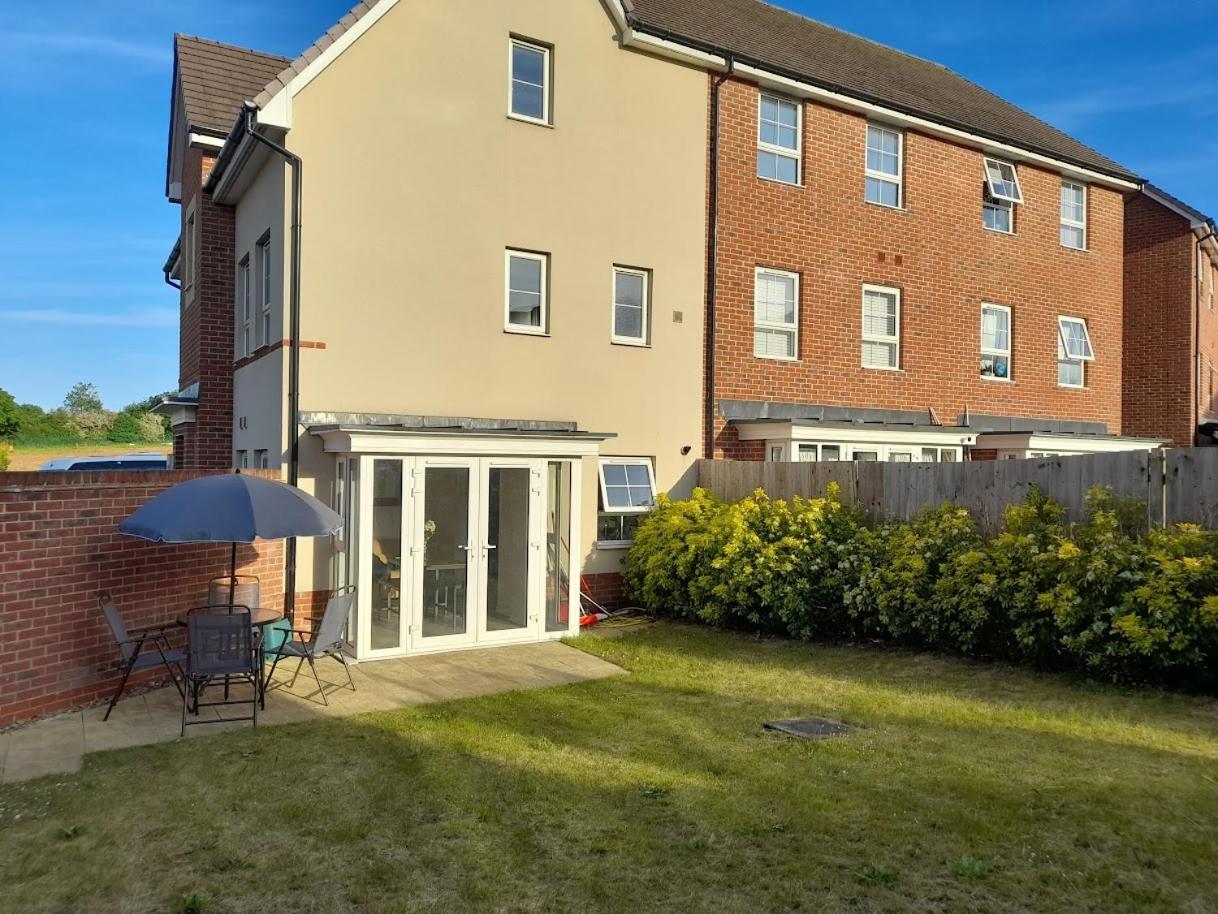 Beautiful 4 Bedroom Treasure Home Hemel Hempstead Exterior foto